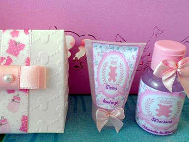 lembrancinha de maternidade álcool gel