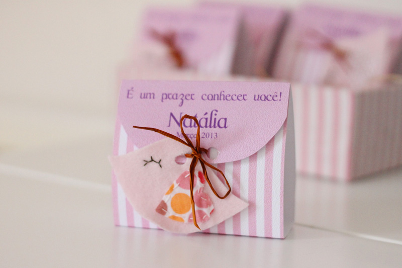 lembrancinha maternidade passarinho feltro com flores