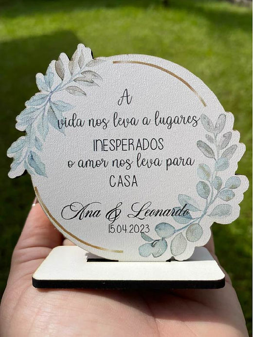 Chaveiros de MDF: A Lembrancinha Econômica e Charmosa para seu Casamento