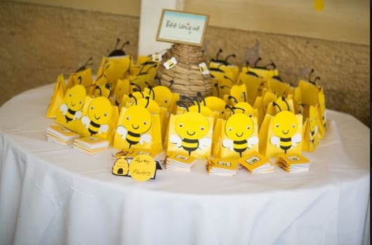 erros comuns ao escolher lembrancinha de mesa abelhinha