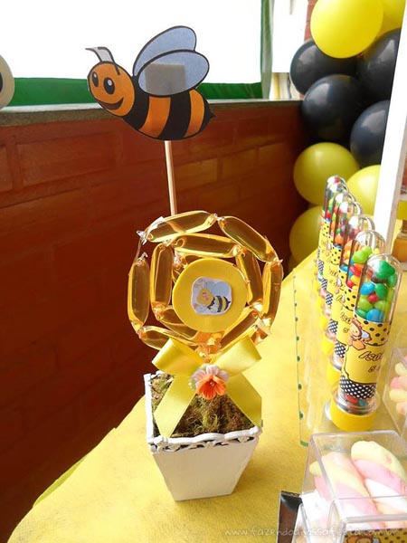 como fazer lembrancinha de mesa abelhinha em feltro passo a passo