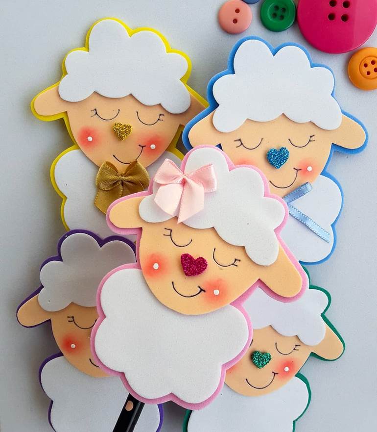 lembrancinha de ovelha em eva vs feltro qual escolher