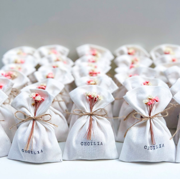 lembrancinhas de casamento DIY vs compradas prontas