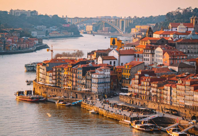 Guia de Custos: Quanto Custa uma Lua de Mel em Portugal?