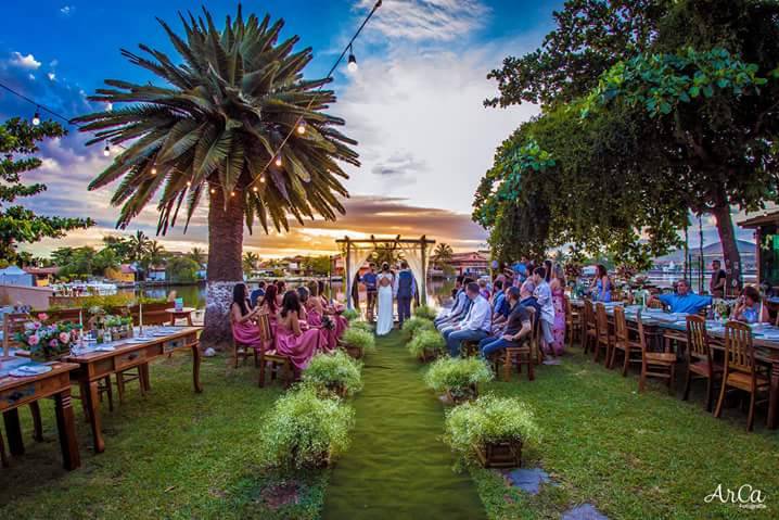 Guia Completo: Casamento dos Sonhos em Cabo Frio – Escolha o Local Perfeito; Casamento em Cabo Frio: Os Melhores Espaços com Vista para o Canal e Lagoa; Casas de Festas e Salões em Cabo Frio: Opções para Todos os Estilos de Casamento; Hotéis e Pousadas para Casamento em Cabo Frio: Conforto e Cenários Deslumbrantes; Como Planejar seu Casamento em Cabo Frio: Dicas de Locais e Fornecedores