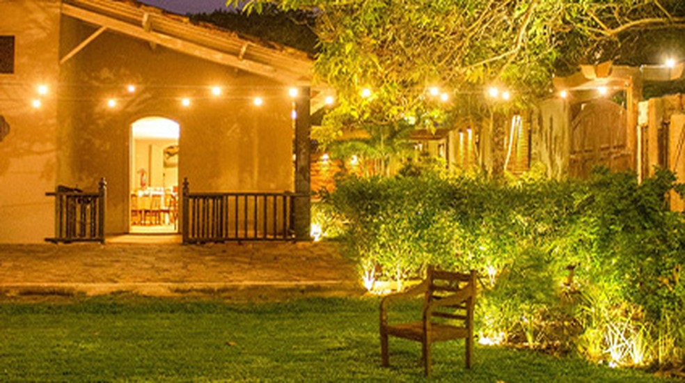 Guia Completo: Casamento dos Sonhos em Cabo Frio – Escolha o Local Perfeito; Casamento em Cabo Frio: Os Melhores Espaços com Vista para o Canal e Lagoa; Casas de Festas e Salões em Cabo Frio: Opções para Todos os Estilos de Casamento; Hotéis e Pousadas para Casamento em Cabo Frio: Conforto e Cenários Deslumbrantes; Como Planejar seu Casamento em Cabo Frio: Dicas de Locais e Fornecedores