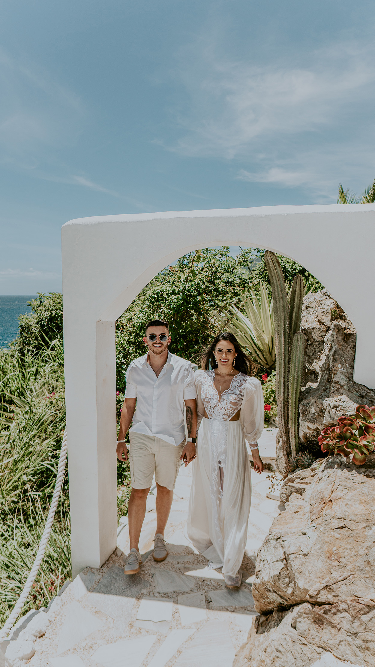 Guia Completo: Casamento dos Sonhos em Cabo Frio – Escolha o Local Perfeito; Casamento em Cabo Frio: Os Melhores Espaços com Vista para o Canal e Lagoa; Casas de Festas e Salões em Cabo Frio: Opções para Todos os Estilos de Casamento; Hotéis e Pousadas para Casamento em Cabo Frio: Conforto e Cenários Deslumbrantes; Como Planejar seu Casamento em Cabo Frio: Dicas de Locais e Fornecedores