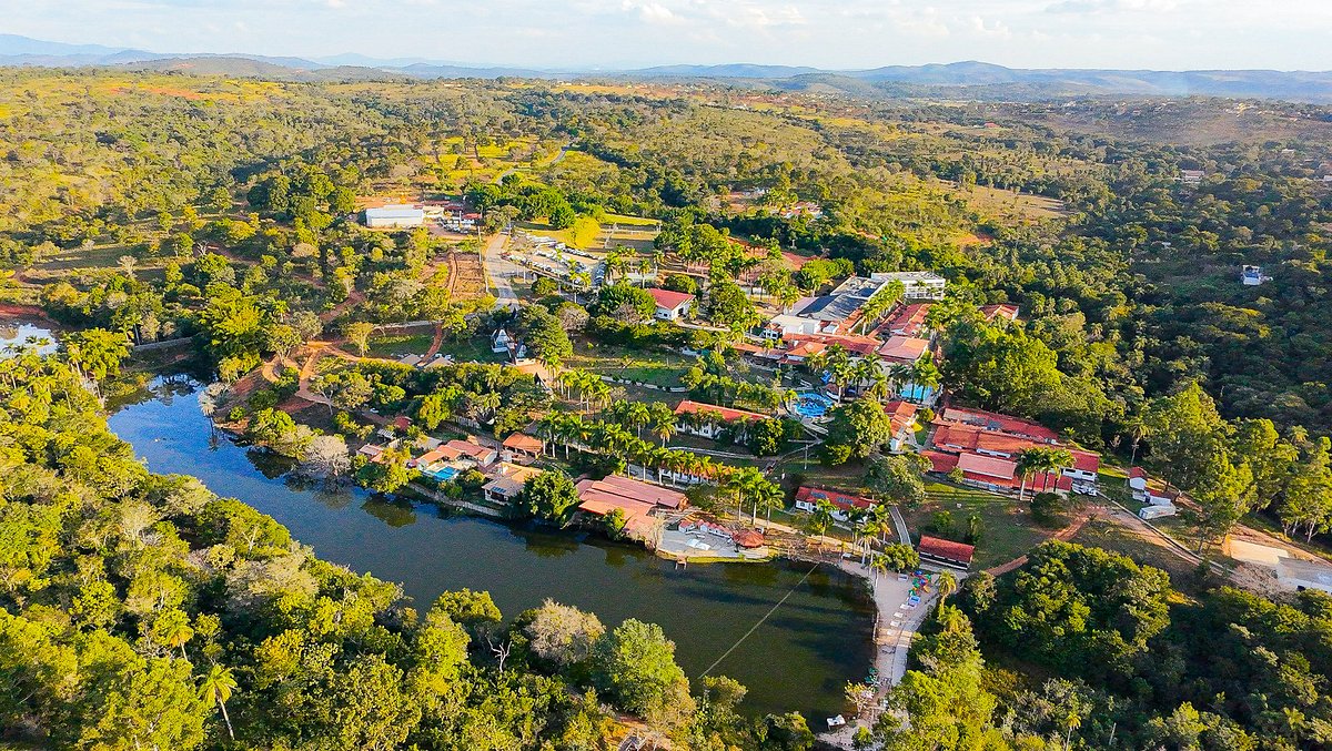 5 ideias de títulos:
1. Guia Completo: Os 10 Melhores Espaços para Casamento em Jaboticatubas
2. Casamento dos Sonhos na Serra do Cipó: Opções de Hotéis Fazenda e Sítios
3. Mini Wedding em Jaboticatubas: Sítios Charmosos para uma Celebração Íntima
4. Destination Wedding em Minas Gerais: Descubra os Encantos de Jaboticatubas
5. Planejando seu Casamento: Dicas Essenciais para Escolher o Local Perfeito