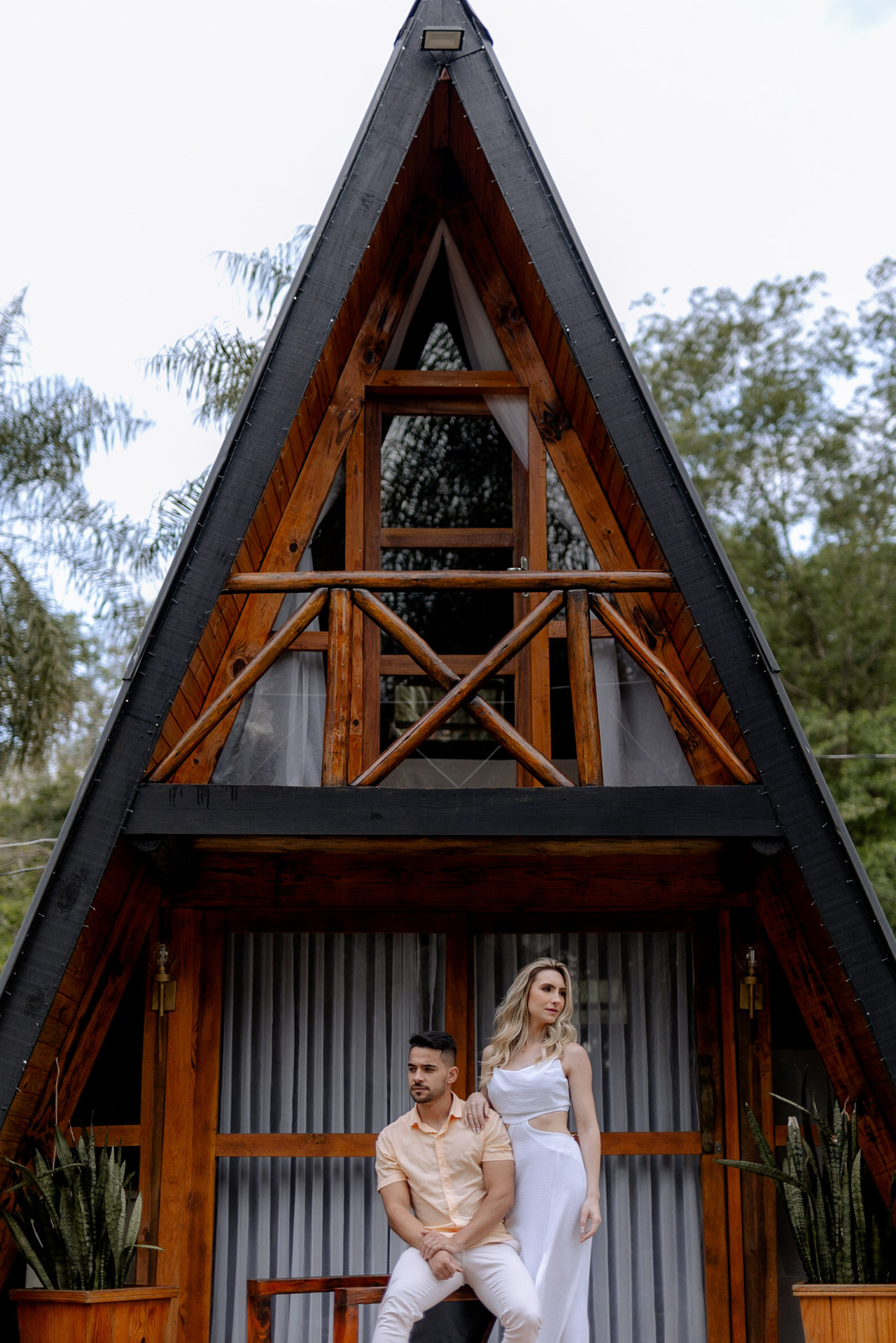 5 ideias de títulos:
1. Guia Completo de Espaços para Casamento em Paranaguá
2. Casamentos Rústicos vs. Modernos: Onde Realizar em Paranaguá
3. Os Melhores Hotéis para Hospedagem de Convidados em Paranaguá
4. Casamento ao Ar Livre em Paranaguá: Opções Charmosas
5. Planejando seu Casamento em Paranaguá: Dicas de Locais e Serviços