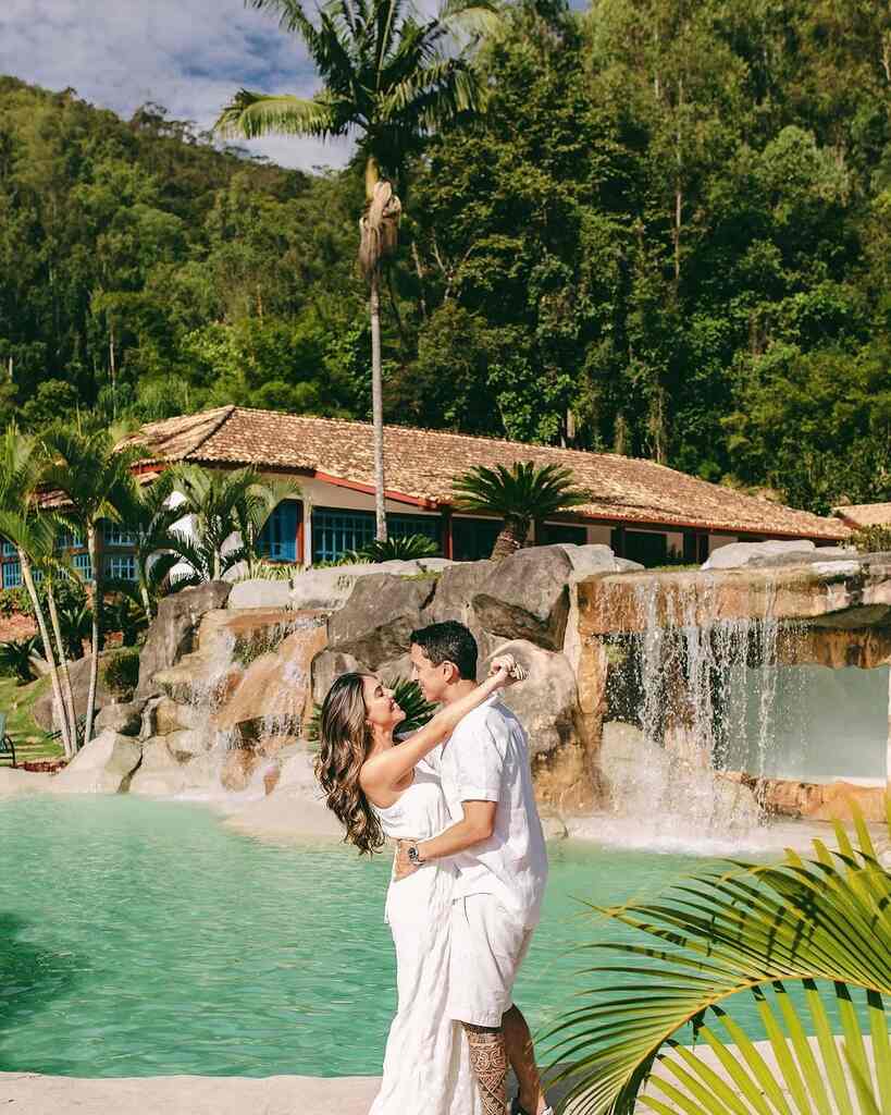 5 ideias de títulos:
1. Guia Completo de Espaços para Casamento em Paranaguá
2. Casamentos Rústicos vs. Modernos: Onde Realizar em Paranaguá
3. Os Melhores Hotéis para Hospedagem de Convidados em Paranaguá
4. Casamento ao Ar Livre em Paranaguá: Opções Charmosas
5. Planejando seu Casamento em Paranaguá: Dicas de Locais e Serviços