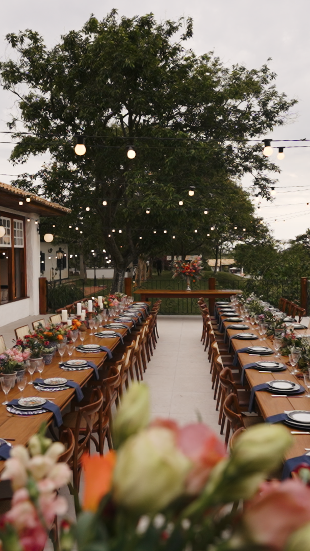 5 ideias de títulos:
1. Guia Completo: Os 10 Melhores Espaços para Casamento em Porto Feliz
2. Destination Wedding em Porto Feliz: Descubra Fazendas e Hotéis Incríveis
3. Casamento dos Sonhos: Como Escolher a Fazenda Perfeita em Porto Feliz
4. Porto Feliz para Casamentos: Opções de Espaços com Pôr do Sol Inesquecível
5. Guia de Locais para Casamento Íntimo e Descontraído em Porto Feliz