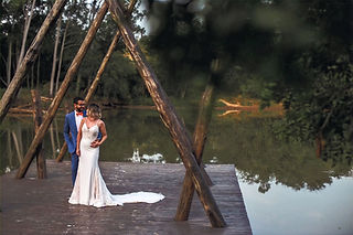 5 ideias de títulos:
1. Guia Completo: Os 10 Melhores Espaços para Casamento em Porto Feliz
2. Destination Wedding em Porto Feliz: Descubra Fazendas e Hotéis Incríveis
3. Casamento dos Sonhos: Como Escolher a Fazenda Perfeita em Porto Feliz
4. Porto Feliz para Casamentos: Opções de Espaços com Pôr do Sol Inesquecível
5. Guia de Locais para Casamento Íntimo e Descontraído em Porto Feliz