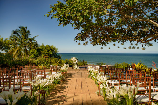 5 ideias de títulos:
1. Os 10 Melhores Lugares para Casar em Porto Seguro: Guia Completo
2. Casamento Pé na Areia em Porto Seguro: As Cabanas Mais Românticas
3. Hotéis e Resorts em Porto Seguro: Opções Luxuosas para o Seu Grande Dia
4. Mini Weddings em Porto Seguro: Charme e Intimidade para sua Celebração
5. Destinos de Sonho: Planejando seu Destination Wedding em Porto Seguro