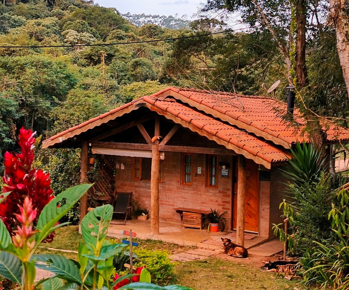 5 ideias de títulos:
1. Mini Wedding em Santo Antônio do Pinhal: Os Melhores Espaços Românticos
2. Guia Completo: Fazendas e Espaços ao Ar Livre para Casamentos na Mantiqueira
3. Pousadas Charmosas para Mini Weddings em Santo Antônio do Pinhal
4. Alta Gastronomia para Casamentos: Restaurantes Imperdíveis em Santo Antônio do Pinhal
5. Planejando seu Casamento Rústico em Santo Antônio do Pinhal: Dicas e Locais