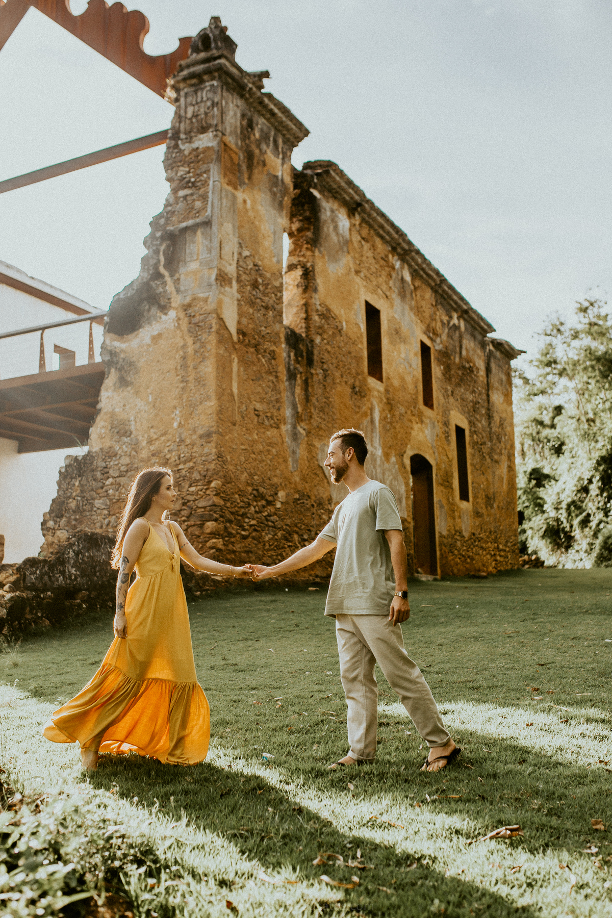 5 ideias de títulos:
1. Os 10 Melhores Espaços para Casamento no Espírito Santo: Um Guia Completo
2. Casamento dos Sonhos no ES: De Praias Paradisíacas a Montanhas Encantadoras
3. Guia Definitivo: Onde Realizar seu Casamento no Espírito Santo
4. Casamentos Rústicos e Românticos: Os Sítios e Fazendas Ideais no ES
5. Casamento Intimista no Espírito Santo: Cerimoniais Urbanos e Charmosos