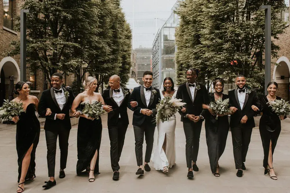 Etiqueta da Madrinha Perfeita: O Que Fazer e o Que Evitar no Casamento