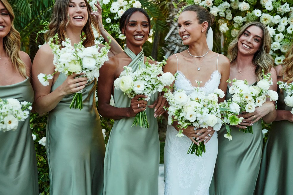 Etiqueta da Madrinha Perfeita: O Que Fazer e o Que Evitar no Casamento