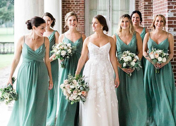 Guia Completo: Como Escolher o Tom de Verde Ideal para seu Vestido de Madrinha