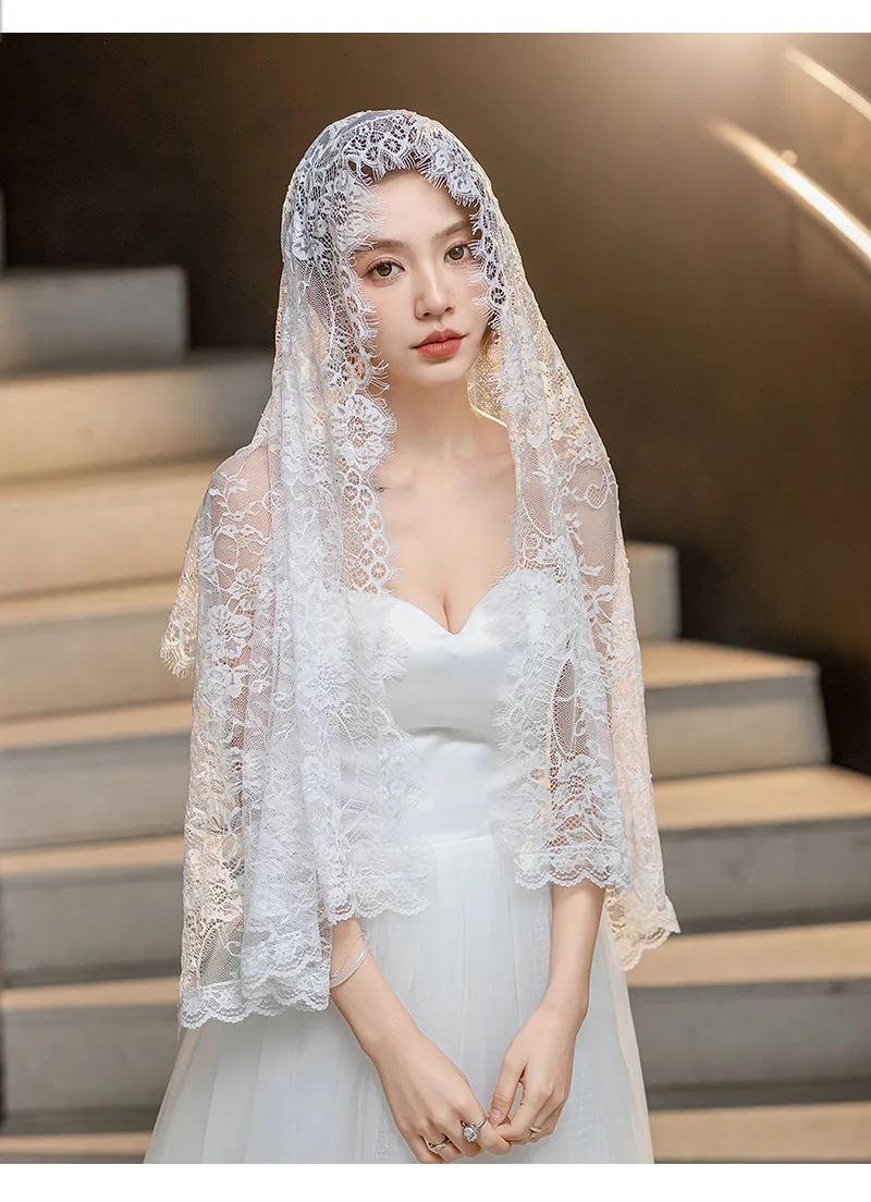 Mantilha ou Véu: Qual a Melhor Escolha para o Seu Casamento?