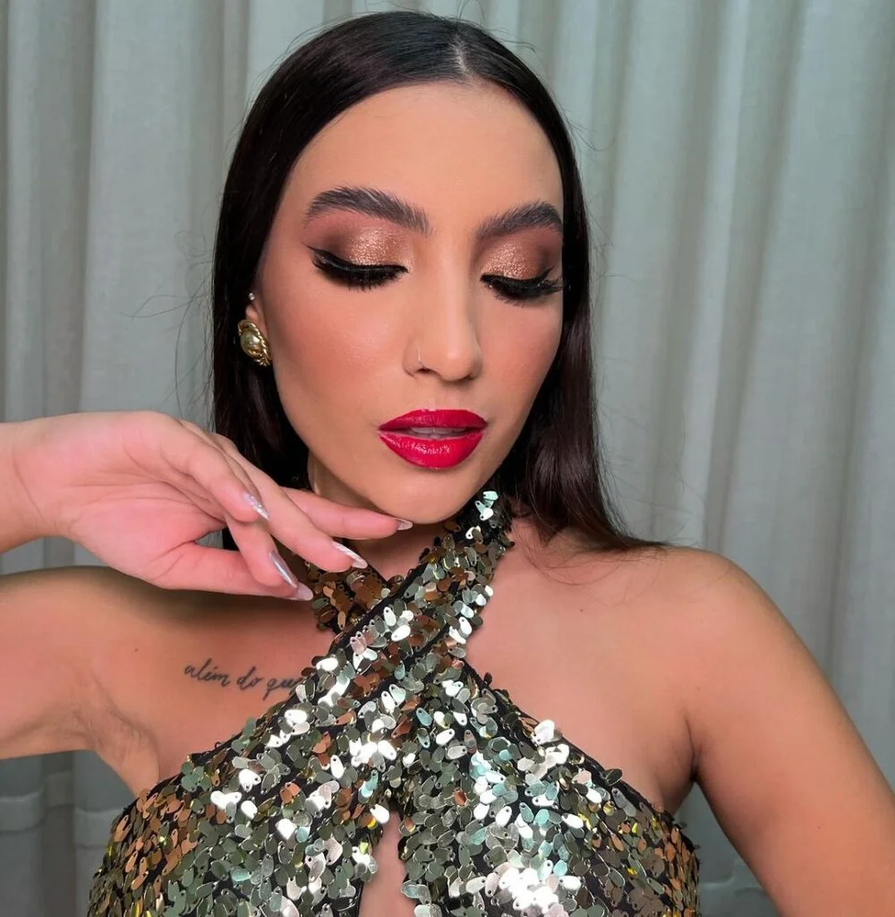 Combinando Maquiagem com a Cor do Vestido: Azul