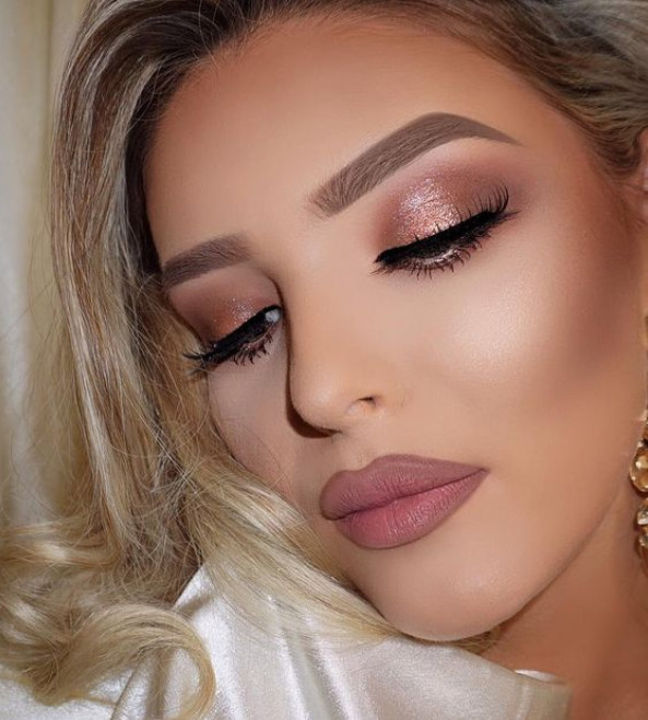 maquiagem para vestido clássico preto