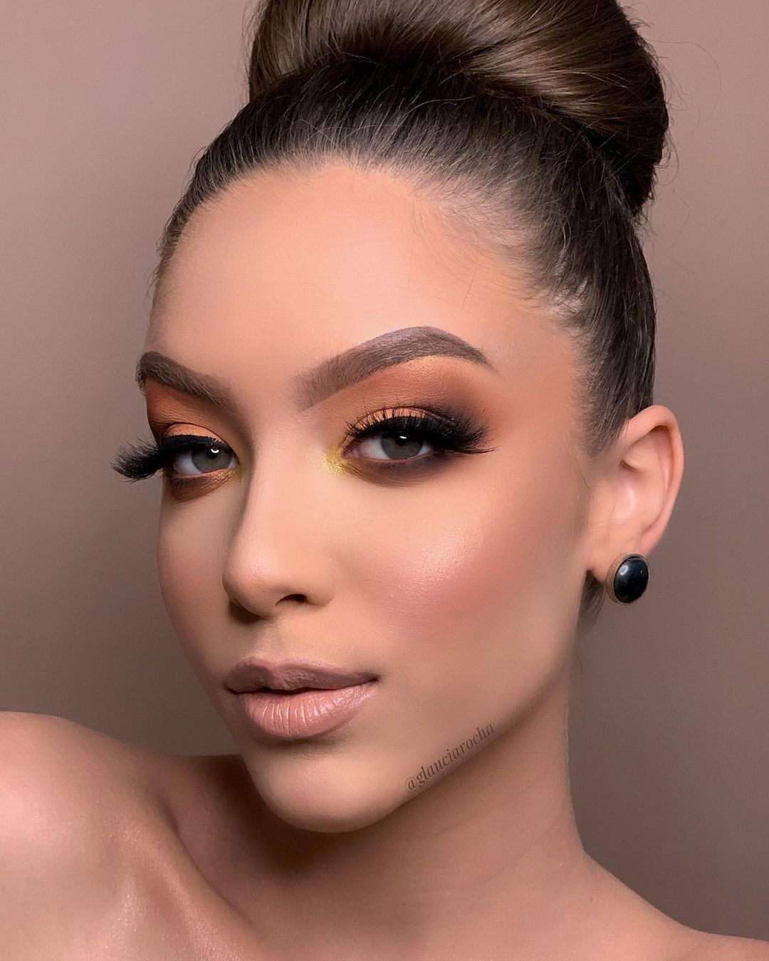 erros comuns maquiagem vestido clássico