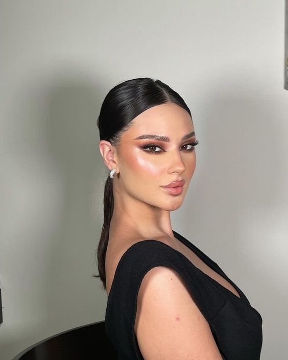 como fazer maquiagem clássica para vestido longo