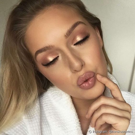 erros comuns maquiagem vestido clássico