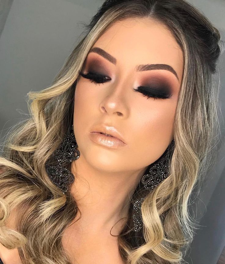 Paleta de cores ideal para maquiagem de madrinha de casamento durante o dia