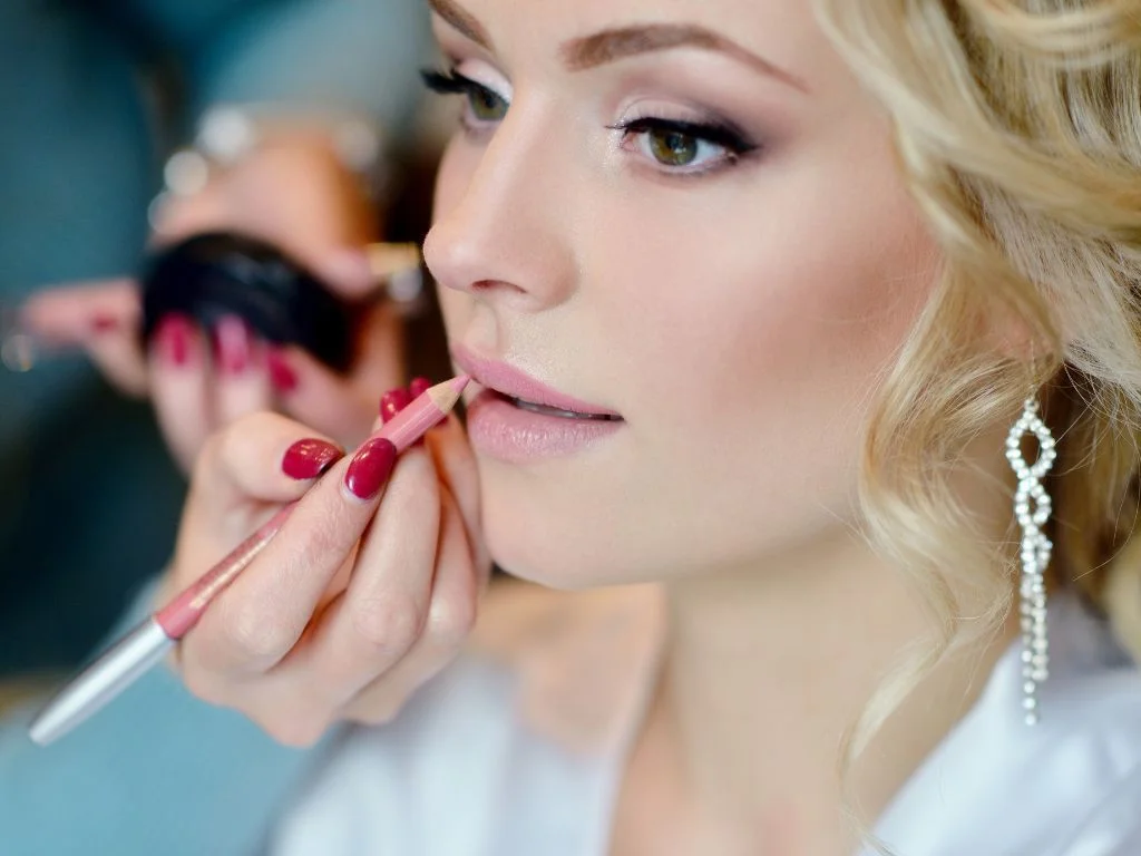 5 Ideias de Títulos:
1. Maquiagem para Madrinhas 2026: Tendências Glow e Elegância
2. Guia Completo: Maquiagem para Casamento de Dia e Noite
3. Dicas de Maquiagem para Pele Madura: Realce sua Beleza
4. Quanto Custa a Maquiagem de Madrinha? Planejamento e Orçamento
5. Harmonizando Maquiagem e Vestido: O Guia Definitivo para Madrinhas