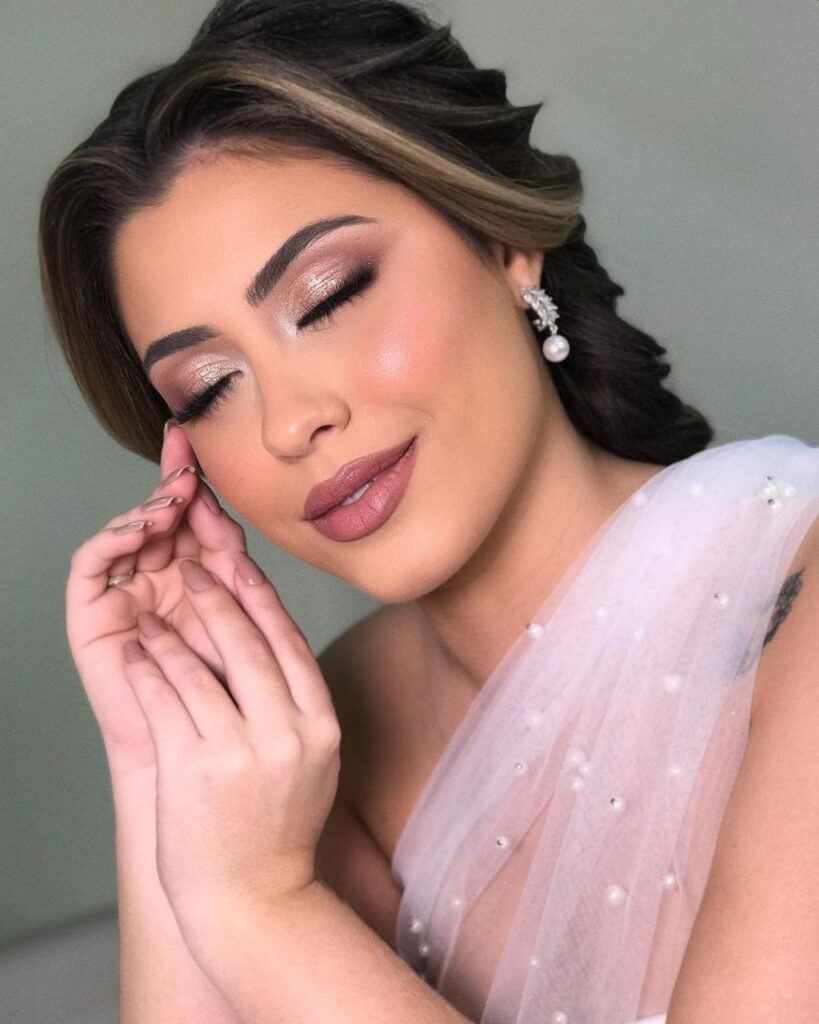 Maquiagem à Prova de Lágrimas: Produtos Essenciais para Casamento