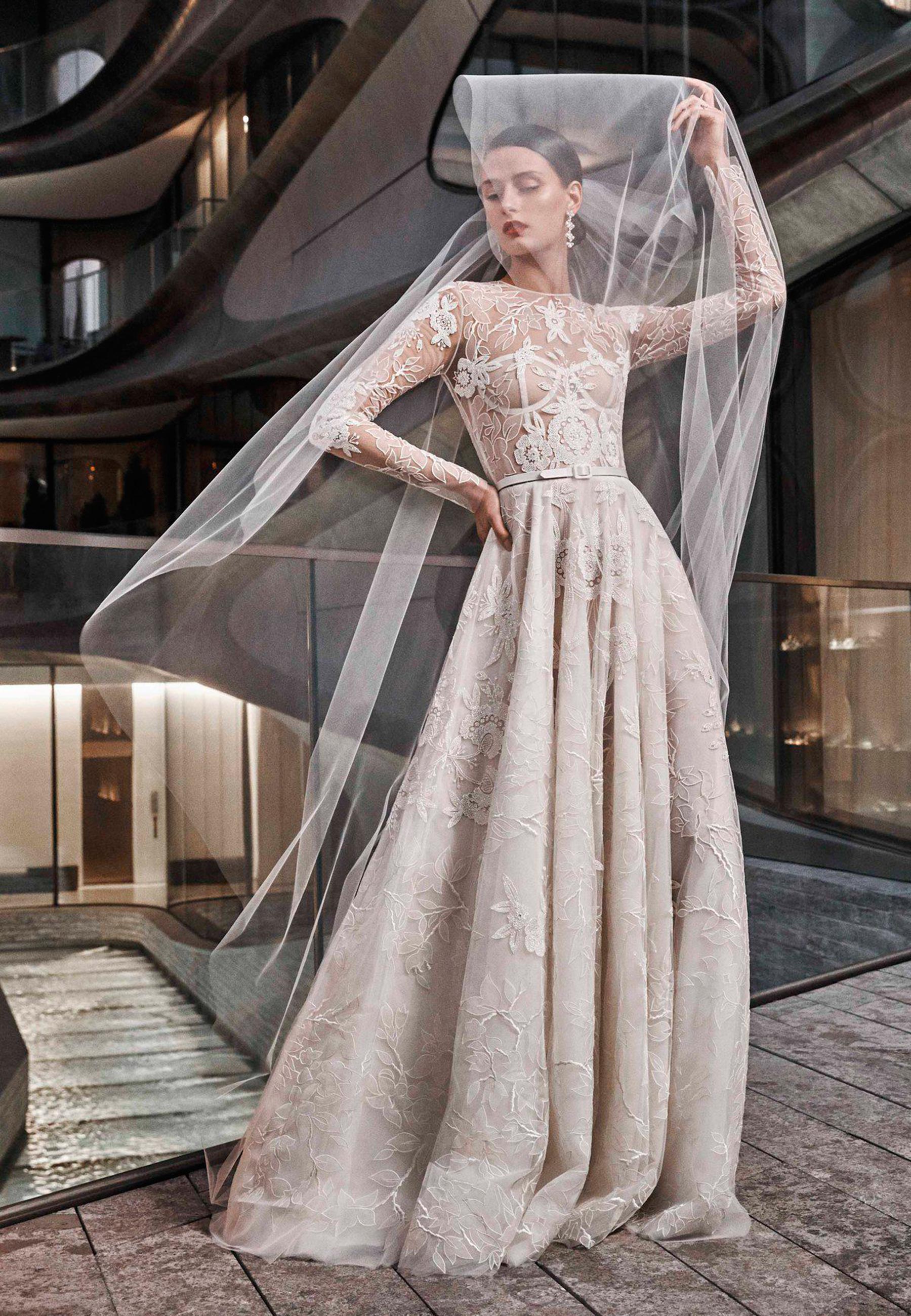 melhores vestidos de noiva dourados estilo realeza