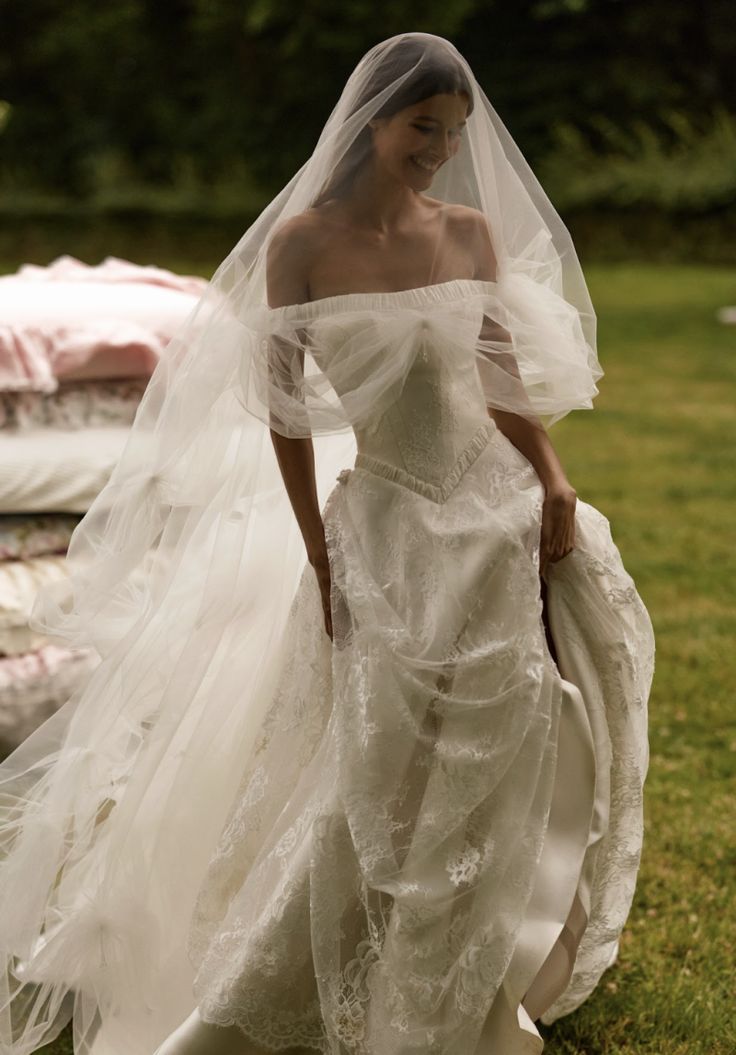 quanto custa um vestido de noiva dourado de alta costura