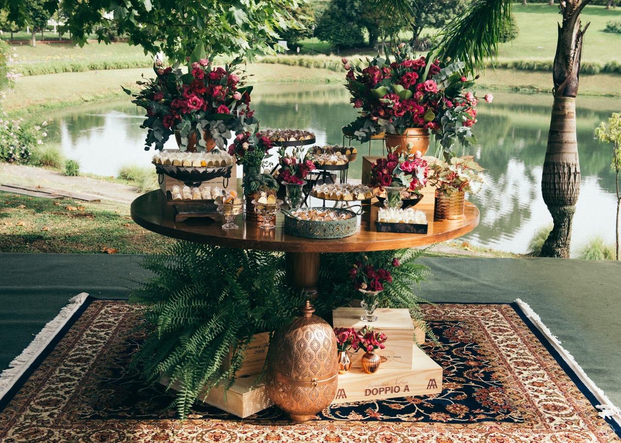 ideias criativas mesa de doces casamento