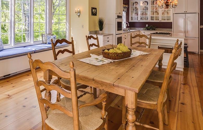 Peroba Rosa: Por Que é a Melhor Madeira para Sua Mesa de Demolição?