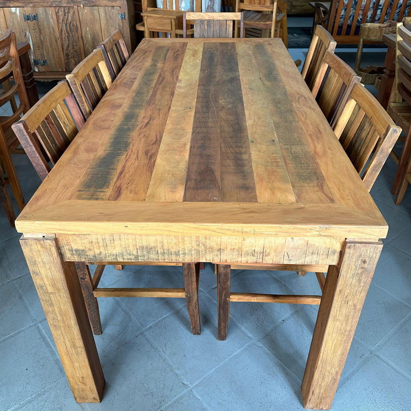 mesa de madeira de demolicao