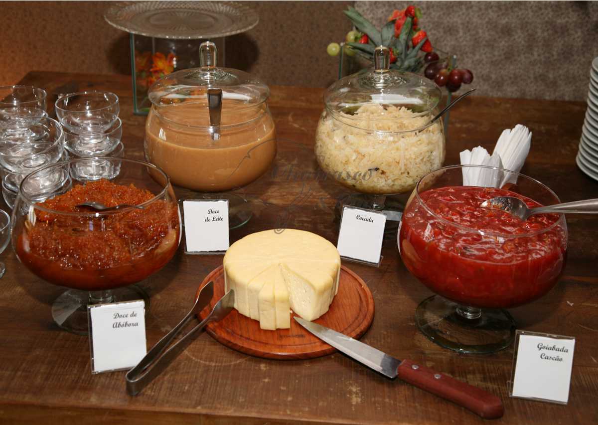mesa de sobremesas criativas