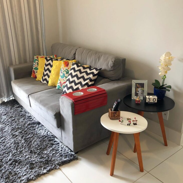 Mesas laterais: Funcionalidade e estilo para todos os ambientes