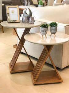 Mesas laterais: Funcionalidade e estilo para todos os ambientes