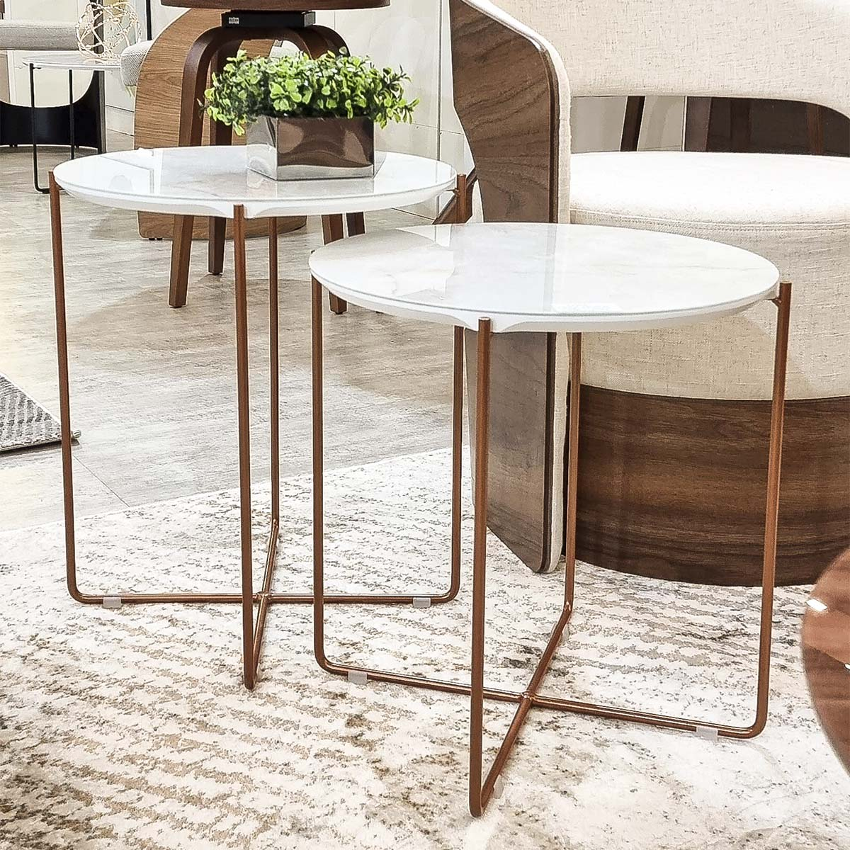 Como escolher a mesa lateral perfeita para sua sala