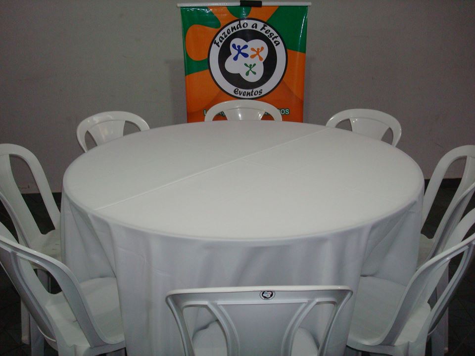 tamanho mesa redonda 6 pessoas
