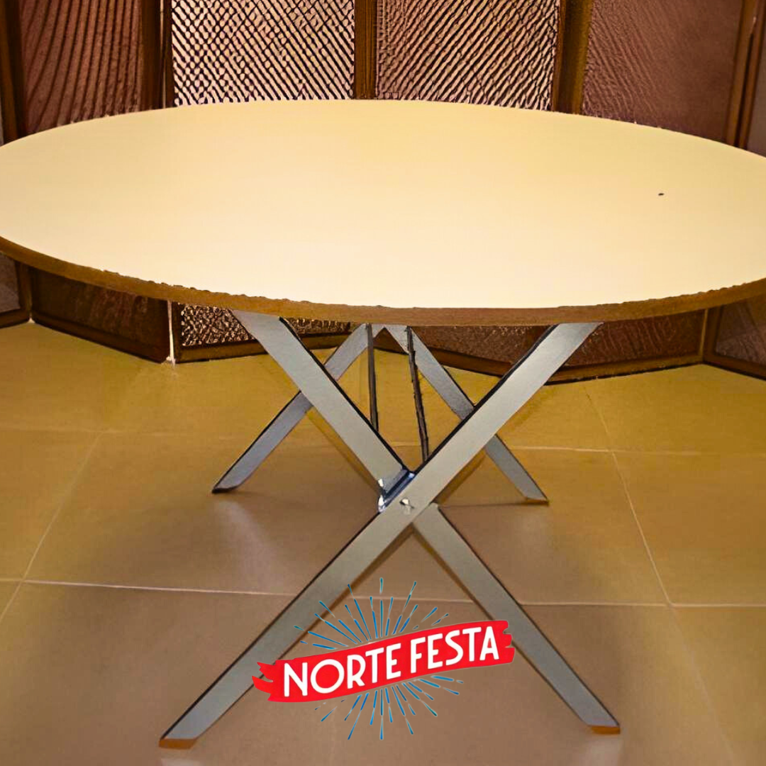 espaço entre mesas redondas