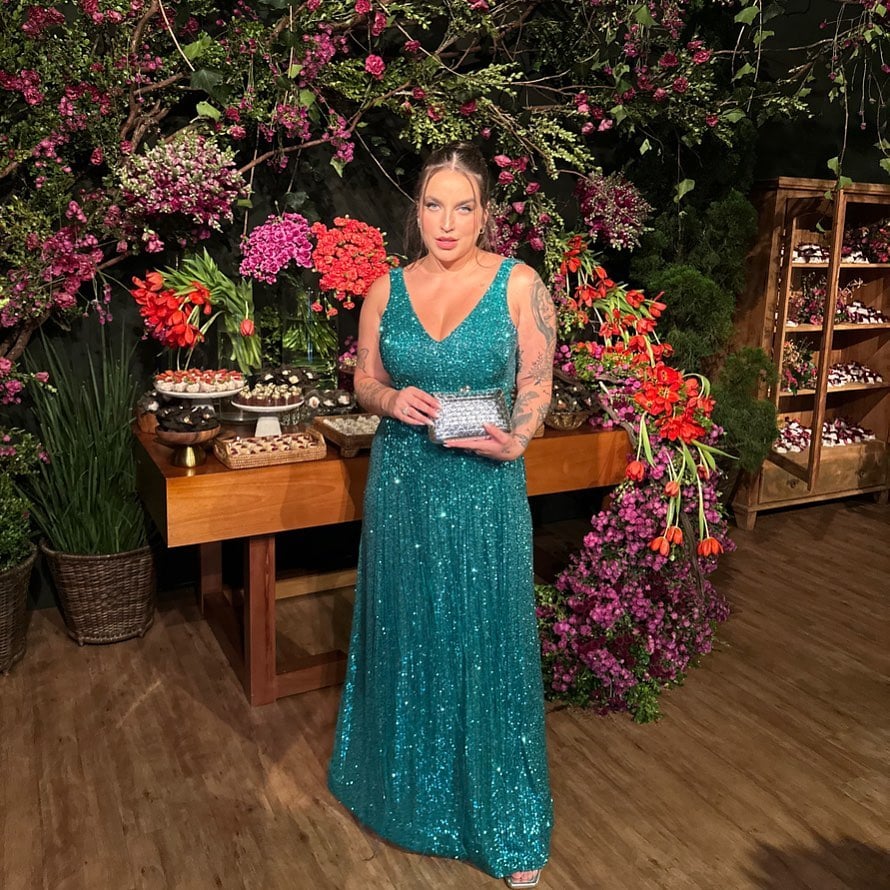 5 ideias de títulos:
1. Vestidos de Madrinha 2025: As Tendências Que Você Precisa Conhecer
2. Guia Completo de Cores para Vestidos de Madrinha em 2025/2026
3. Modelos de Vestidos de Madrinha: Da Fluidez Diurna à Sofisticação Noturna
4. Dicas Essenciais para Escolher o Vestido de Madrinha Perfeito
5. Acessórios e Detalhes: O Toque Final para o Look da Madrinha 2025