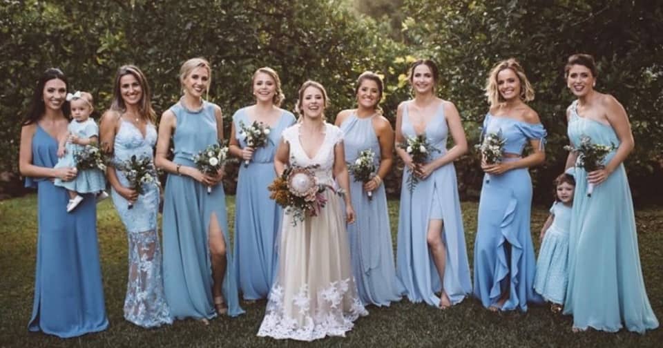 5 ideias de títulos:
1. Vestidos de Madrinha 2025: As Tendências Que Você Precisa Conhecer
2. Guia Completo de Cores para Vestidos de Madrinha em 2025/2026
3. Modelos de Vestidos de Madrinha: Da Fluidez Diurna à Sofisticação Noturna
4. Dicas Essenciais para Escolher o Vestido de Madrinha Perfeito
5. Acessórios e Detalhes: O Toque Final para o Look da Madrinha 2025