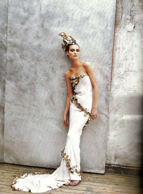 quanto custa vestido noiva dourado luxuoso