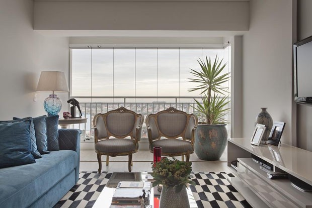 Peças Icônicas e Onde Comprar
2. A Elegância Atemporal dos Móveis Clássicos: Descubra os Segredos do Design
3. Móveis Clássicos vs. Design Moderno: Qual Escolher para Sua Casa?
4. Como Incorporar Móveis Clássicos em Ambientes Contemporâneos
5. Os Materiais Nobres e Acabamentos que Definem os Móveis Clássicos