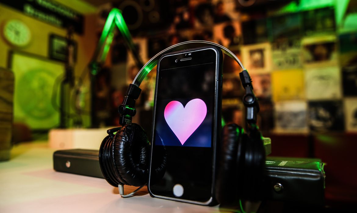 Dicas de Músicas para Vídeos Românticos no Instagram e TikTok