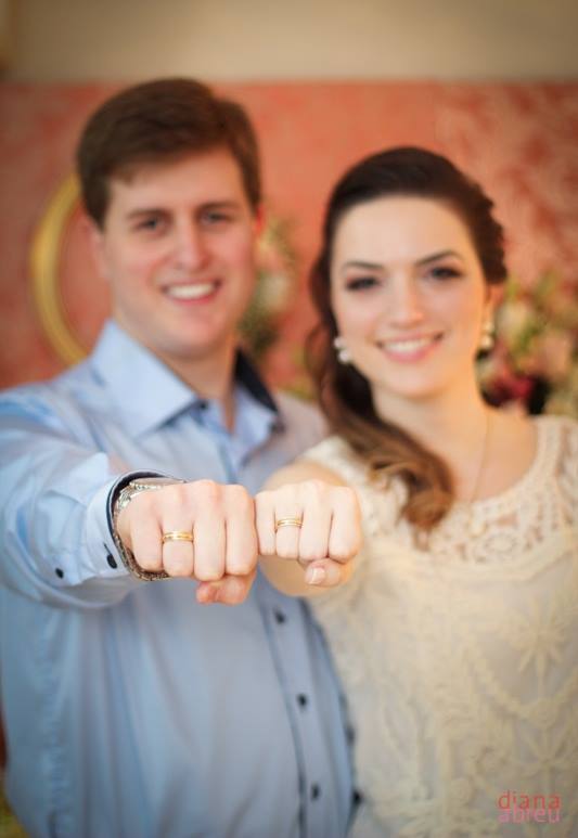 Guia Completo: Como Planejar um Noivado Inesquecível em Casa