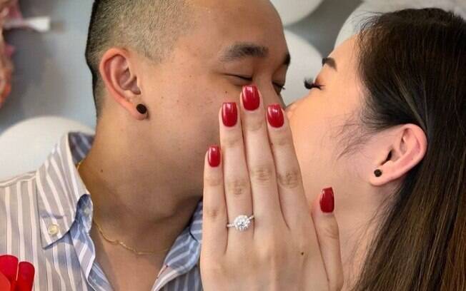 Guia Completo: Como Planejar um Noivado Inesquecível em Casa