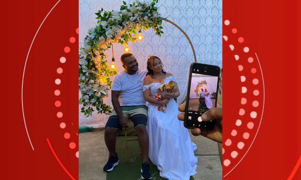 Guia completo de tecidos para noivos em casamentos na praia